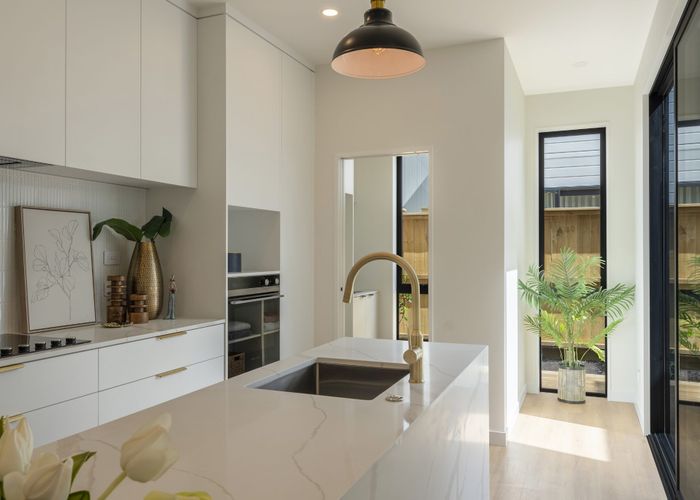  at 102E Te Oneroa Way, Long Bay, North Shore City, Auckland