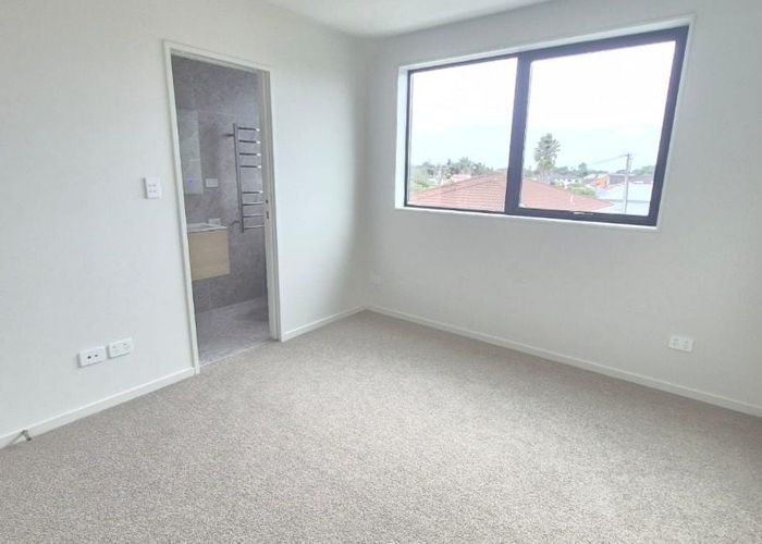  at 10/130 Rosebank Road, Avondale, Auckland City, Auckland