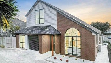  at 2/35 Ben Nevis Place, Northpark, Auckland
