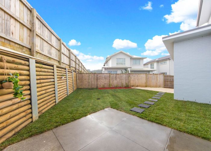  at 22 William Wallbank Crescent, Swanson, Auckland