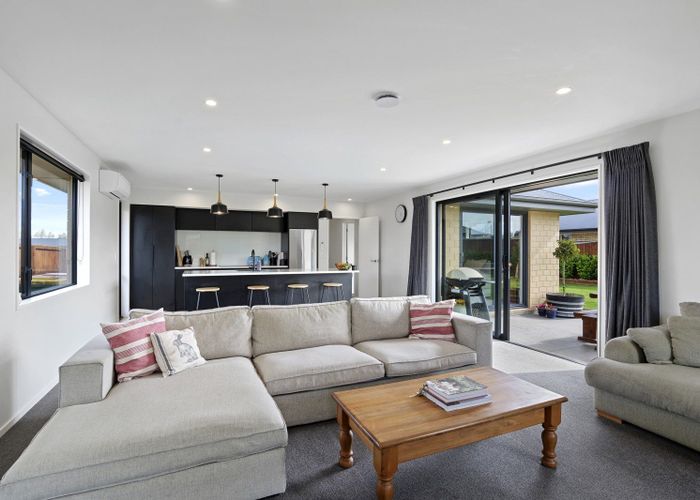  at 25 Newbrook Terrace, Darfield, Darfield