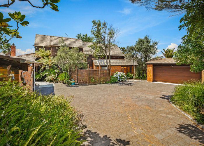  at 3 Park Rise, Campbells Bay, North Shore City, Auckland