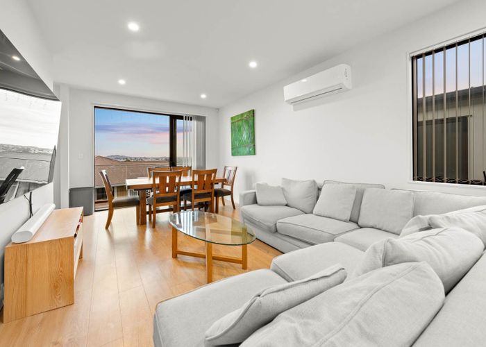  at 6B Tiroroa Avenue, Te Atatu South, Waitakere City, Auckland