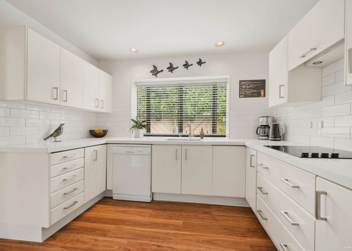  at 1/5 Westbourne Road, Murrays Bay, Auckland