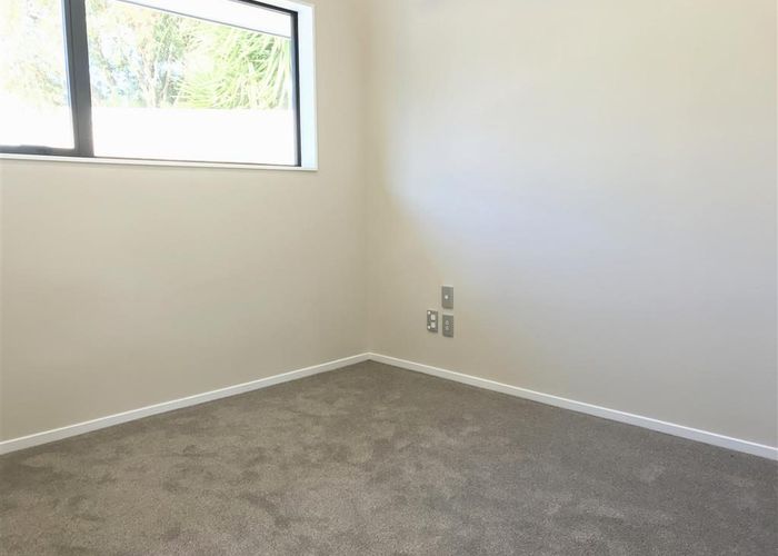  at 46E Universal Drive, Henderson, Waitakere City, Auckland