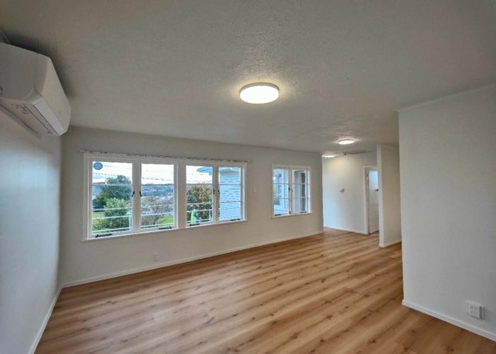  at 48 Woodlands Crescent, Browns Bay, North Shore City, Auckland