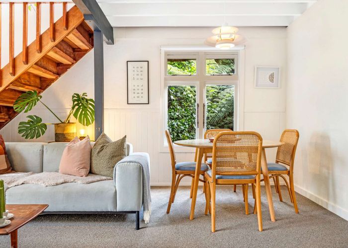  at 33 Tainui Road, Titirangi, Waitakere City, Auckland