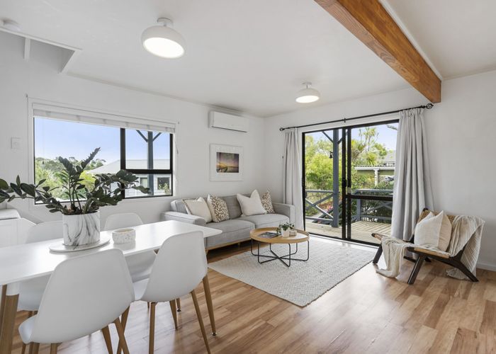  at 2/24 Gatman Street, Birkdale, Auckland