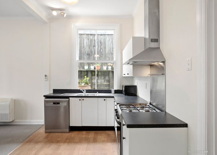  at 10 Essex Street, Aro Valley, Wellington
