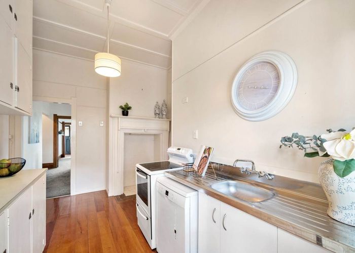  at 1/28 Ngataringa Road, Devonport, North Shore City, Auckland