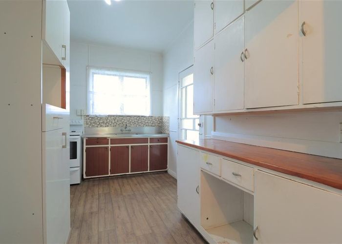  at 320 Mount Albert Road, Mount Roskill, Auckland