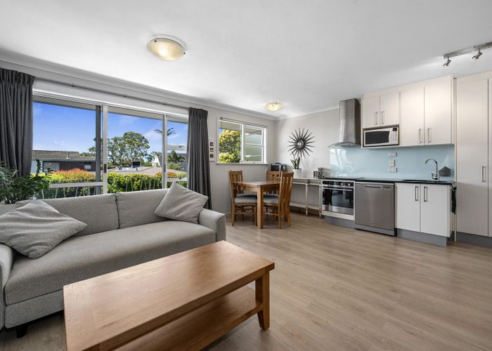  at 6/20 Saltburn Road, Milford, Auckland