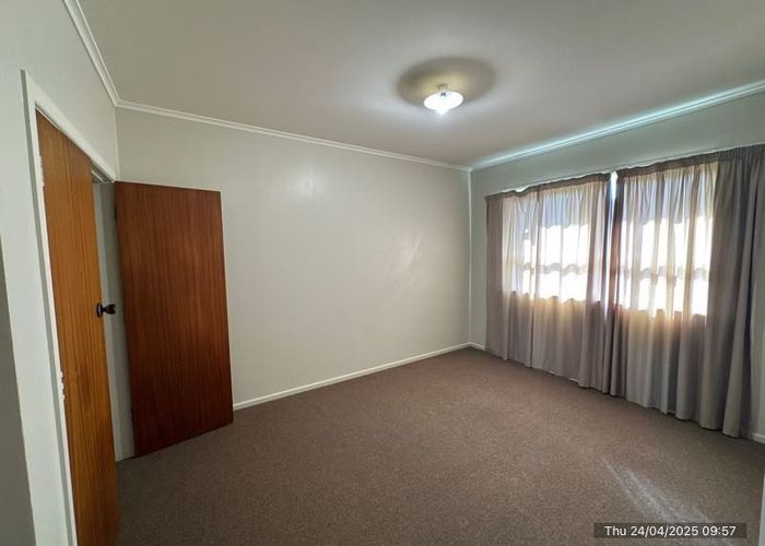  at 2/14 Oaklands Road, Mount Eden, Auckland City, Auckland
