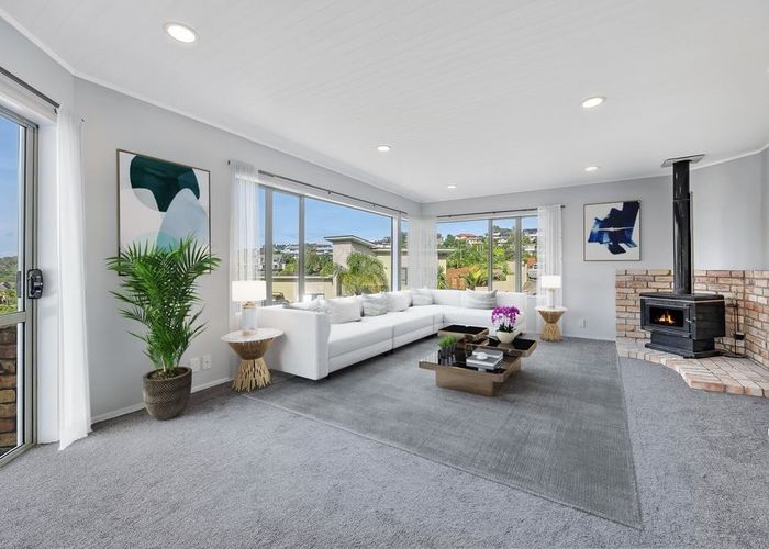  at 2/33 Penguin Drive, Murrays Bay, Auckland