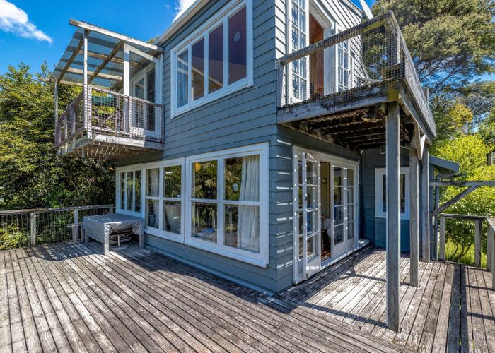  at 39 Victoria Road South, Onetangi, Waiheke Island, Auckland