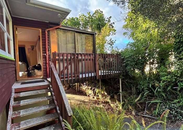  at 125 Browns Bay Road, Browns Bay, North Shore City, Auckland