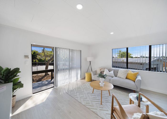  at 2/230 Finlayson Avenue, Clendon Park, Manukau City, Auckland