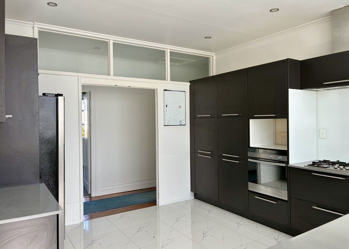  at 1A Aberdeen Road, Castor Bay, North Shore City, Auckland