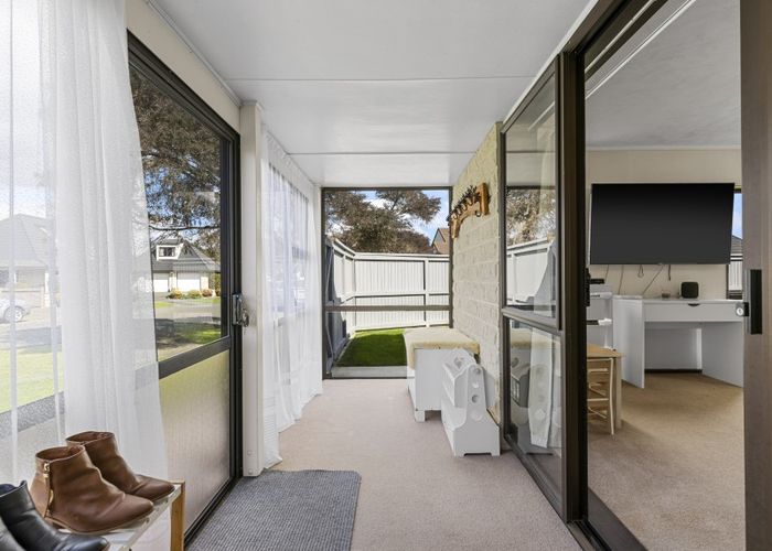  at 7 Caroline Crescent, Highbury, Palmerston North