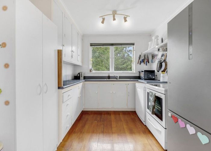  at 10 Wood Avenue, Howick, Manukau City, Auckland