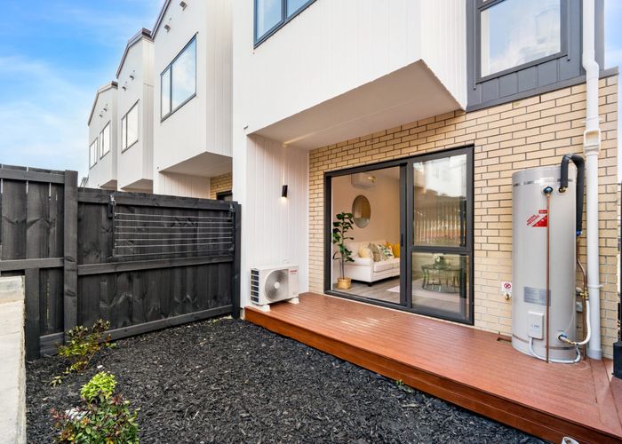  at 111/241 Flat Bush School Road, Flat Bush, Manukau City, Auckland