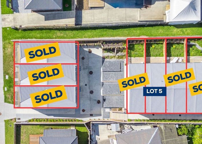  at 5/51 Sylvan Crescent, Te Atatu South, Auckland