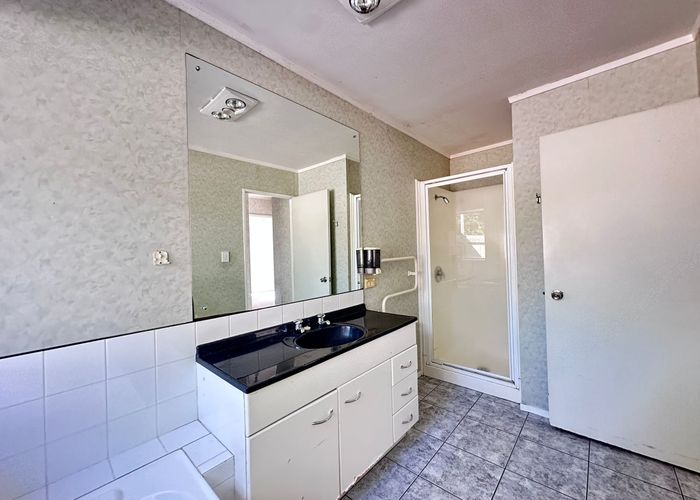  at 14 Crail Court, Goodwood Heights, Manukau City, Auckland