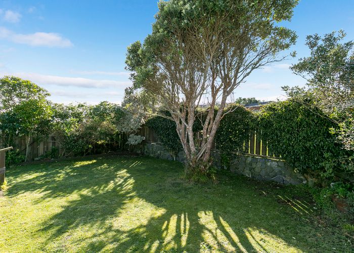  at 32 Edgecombe Street, Newlands, Wellington