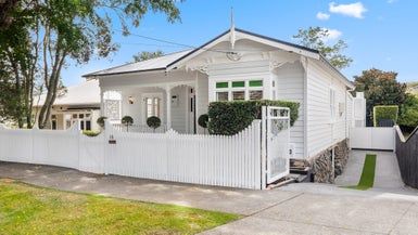  at 18 Pine Street, Mount Eden, Auckland