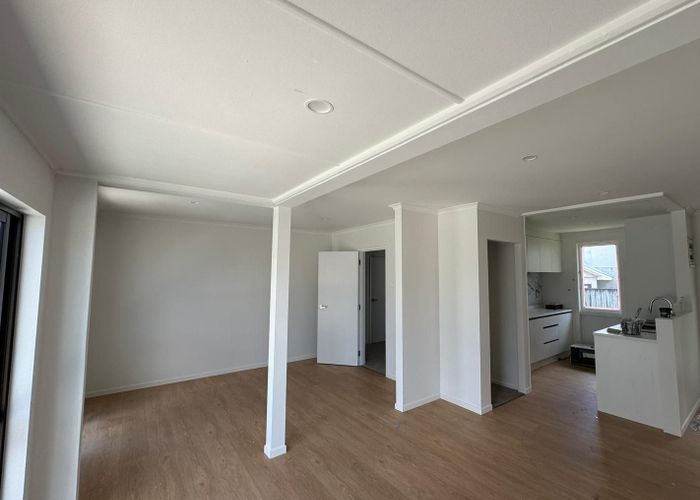  at 2/621 Massey Rd, Mangere East, Manukau City, Auckland