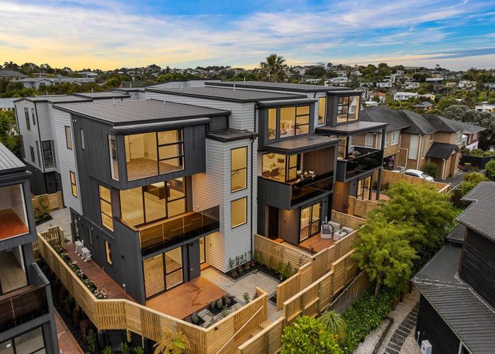  at 11/27 Hastings Road, Mairangi Bay, North Shore City, Auckland