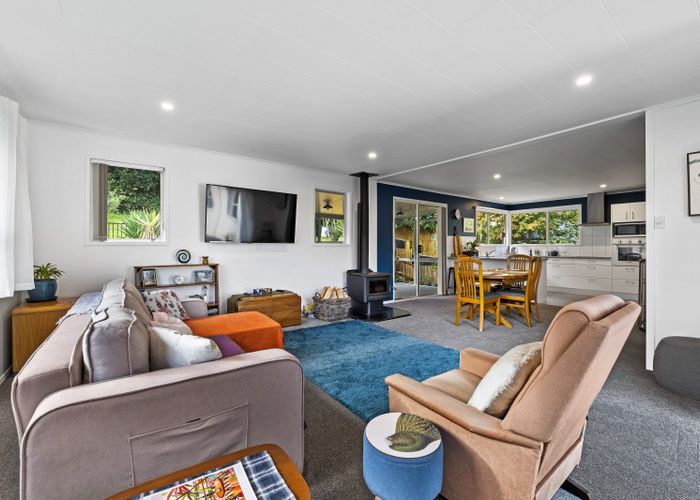  at 21 Ambury Place, Merrilands, New Plymouth