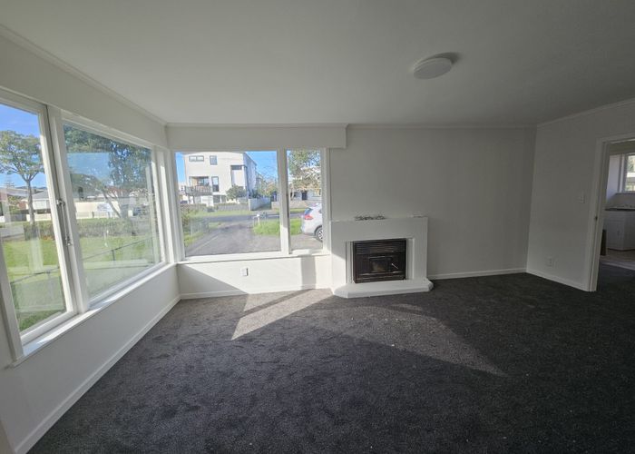  at 4 Peachgrove Rd, Te Atatu Peninsula, Waitakere City, Auckland