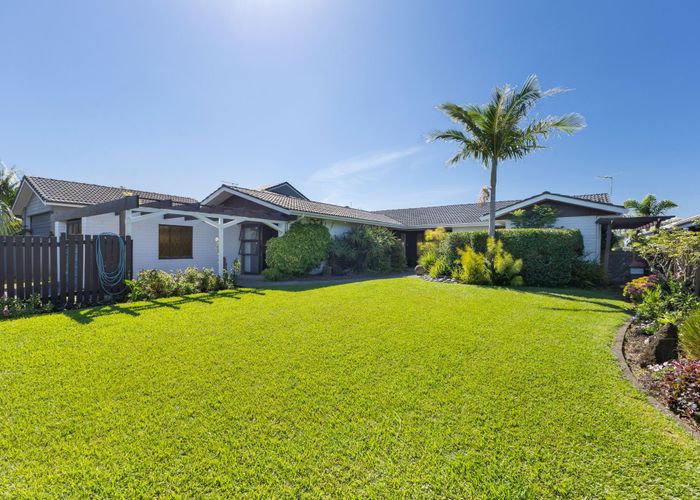  at 61 Rosario Crescent, Red Beach, Rodney, Auckland