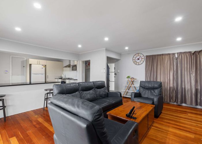  at 1 Shifnal Drive, Randwick Park, Auckland