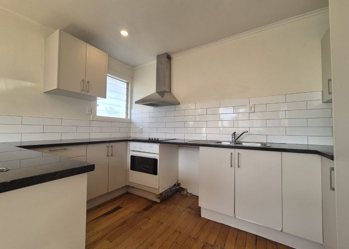  at 194 Pilkington Road, Point England, Auckland City, Auckland