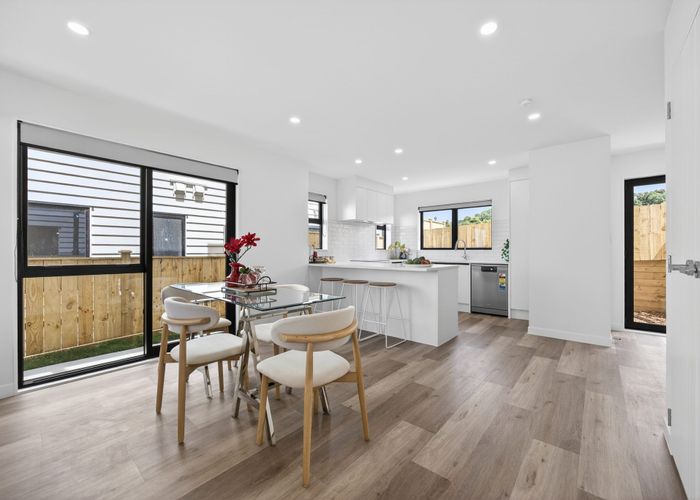  at 6 Ballyalton Crescent, Flat Bush, Manukau City, Auckland