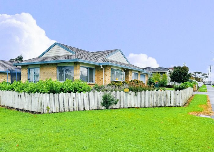  at 2/17 Queen Street, Papakura, Auckland