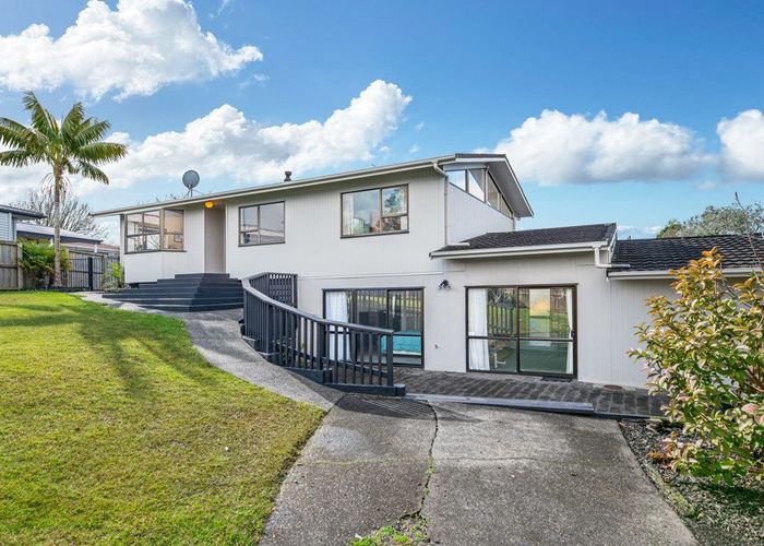  at 3 Foyle Place, Glendene, Waitakere City, Auckland