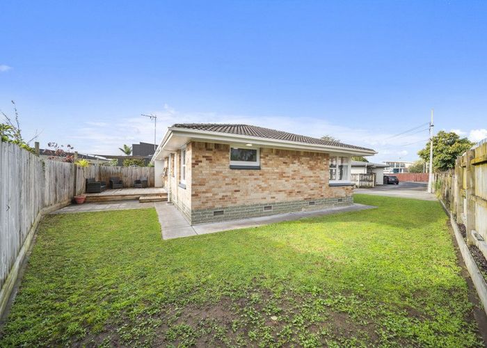  at 1/18B Oakland Avenue, Papatoetoe, Manukau City, Auckland