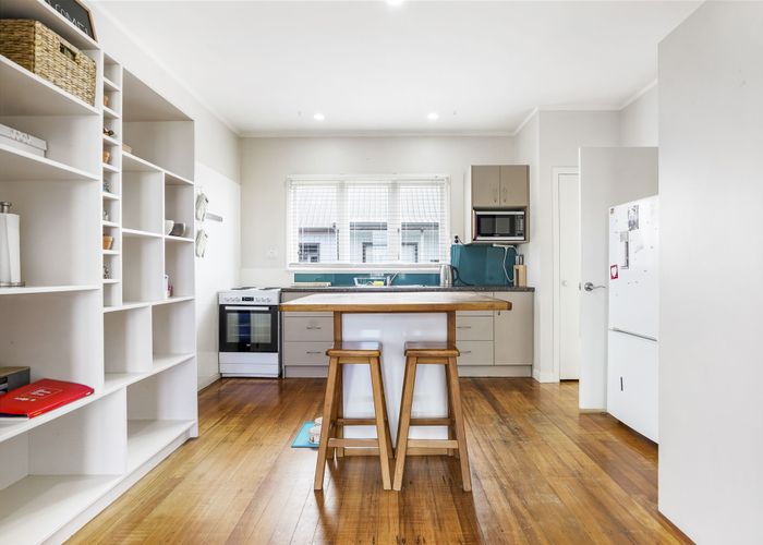  at 417 Dey Street, Hamilton East, Hamilton