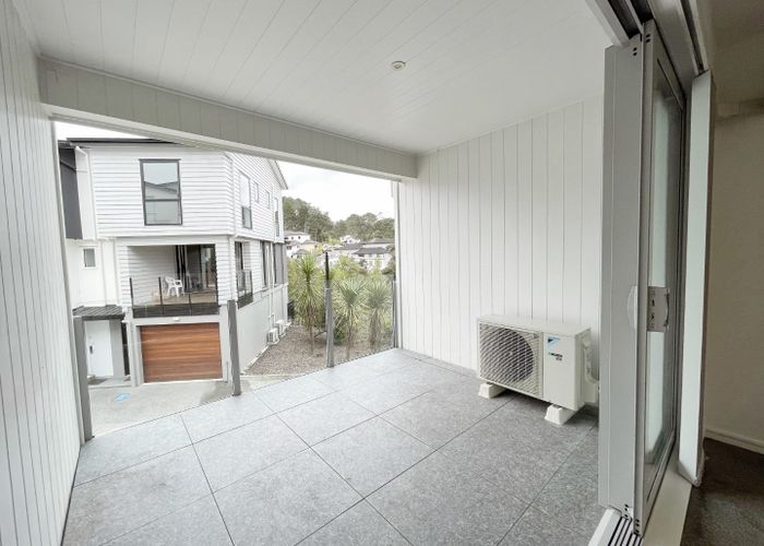  at 21/10 Silver Moon Road, Albany Heights, Auckland