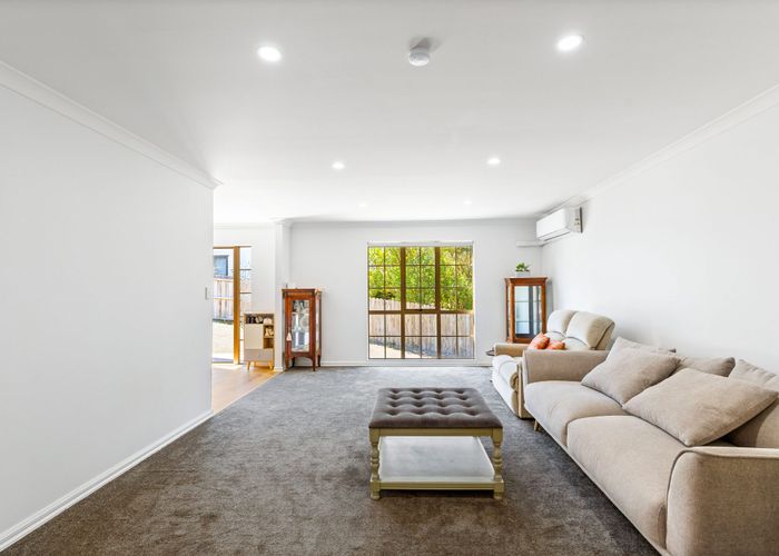  at 2 Summerfield Lane, Albany, North Shore City, Auckland