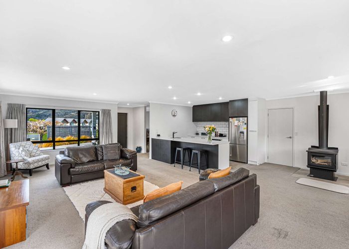  at 12 Perriam Place, Mount Pisa, Cromwell