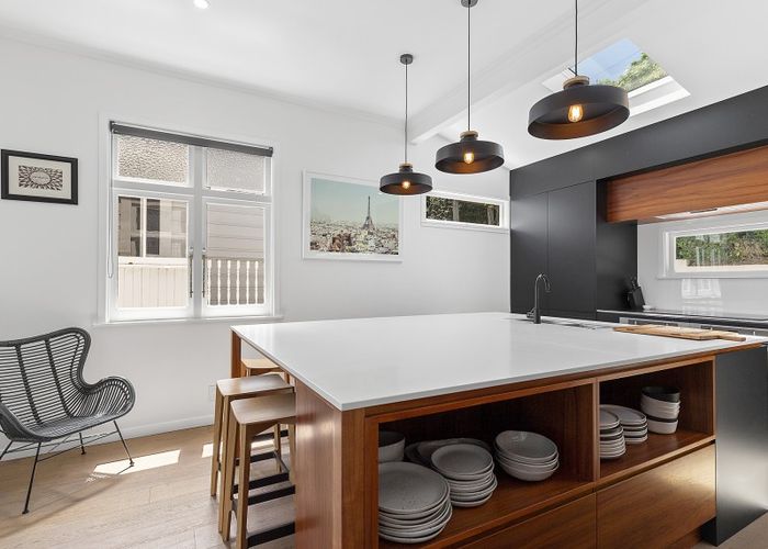  at 70 Overtoun Terrace, Hataitai, Wellington