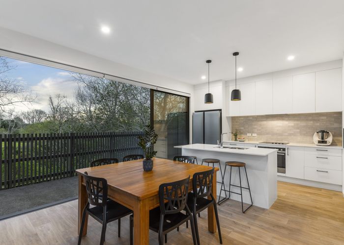  at 7 Teuila Grove, Wai o Taiki Bay, Auckland