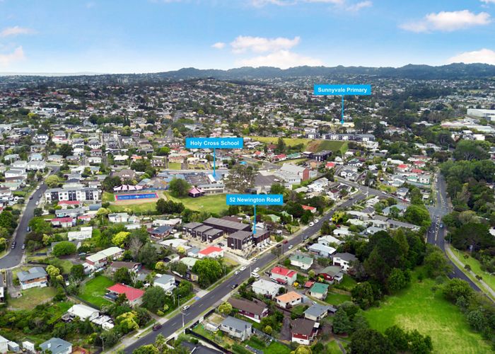  at 9/52 Newington Road, Henderson, Waitakere City, Auckland