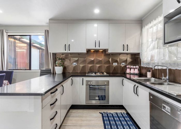  at 2/47 Taitimu Drive, Weymouth, Manukau City, Auckland