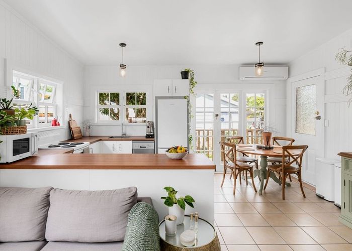  at 10 Claude Street, Fairfield, Hamilton