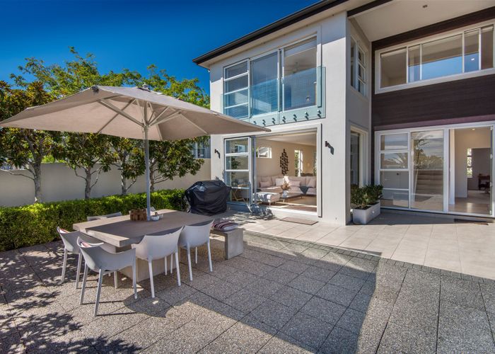  at 30 Beresford Street, Bayswater, Auckland